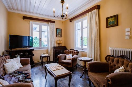 Elegant Private Residence in the Heart of the City 200m from the Beach