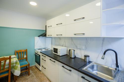 Elegant Private Residence in the Heart of the City 200m from the Beach