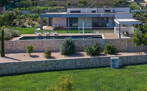 Villa contemporaine classée 5 étoiles avec piscine Antibes