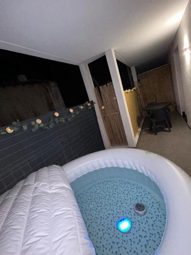 CocoonJacuzzi
