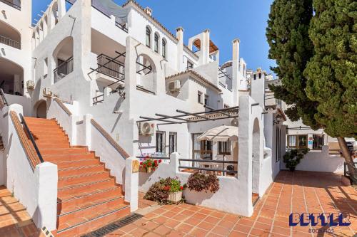 2 BR Beach and Pool By Better Bookings