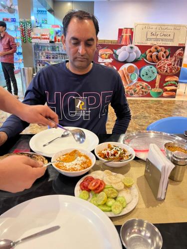 Jídlo v hotelu nebo okolí