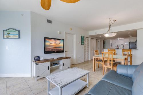 Et tv og/eller underholdning på Stylish, Clean & Fully Equipped Getaway