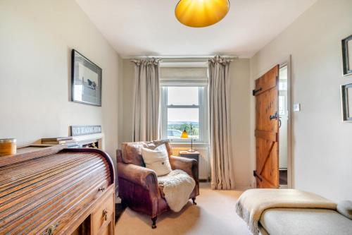 Postel nebo postele na pokoji v ubytování 2 Bed in Ladybank oc-n33092