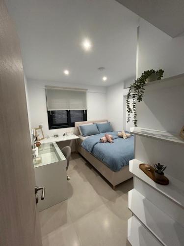 Floral Home 3 - 2nd floor maisonette!