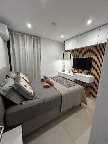 Floral Home 3 - 2nd floor maisonette!