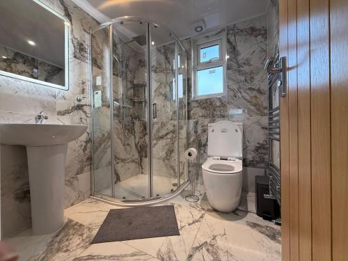 Ένα μπάνιο στο BritLodge Home