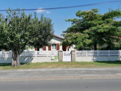 Φωτογραφία από το άλμπουμ του La promenade σε Couhé-Verac