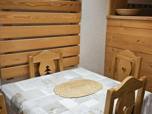 Appartement 4 pers. au pied des pistes avec balcon - Les Belleville - FR-1-574-31