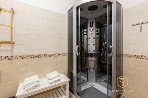 Imperium Aquaeductus - 5 min Metro, 8 Pax, 4 BDRM, 2 baths, A-C, park view