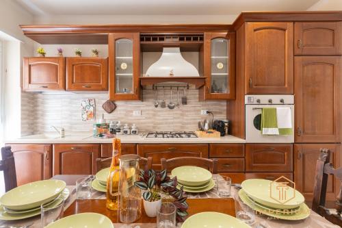 Imperium Aquaeductus - 5 min Metro, 8 Pax, 4 BDRM, 2 baths, A-C, park view