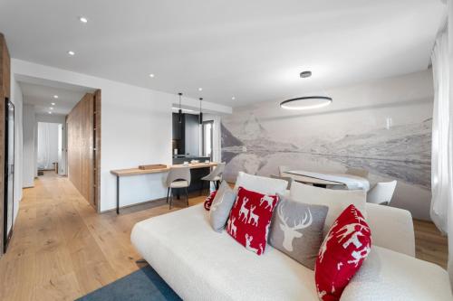 Luxury Lakeview Apartment in St Moritz Center