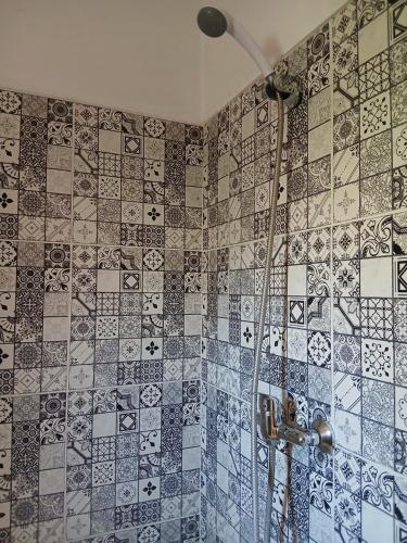 Bilik mandi di AUBERGE DES ANGES