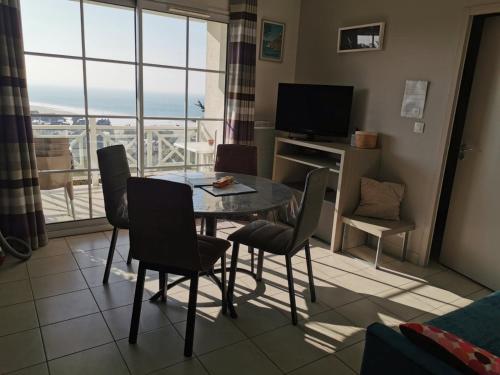 TV a/nebo společenská místnost v ubytování Magnifique vue mer - Tout confort