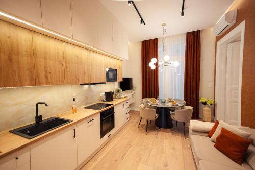 The Stylish Central Stay