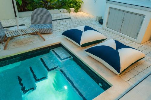 Swimmingpoolen hos eller tæt på Carlton Cove