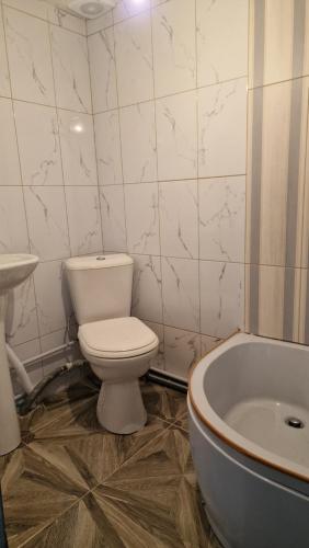 Ένα μπάνιο στο Dostoievski 4