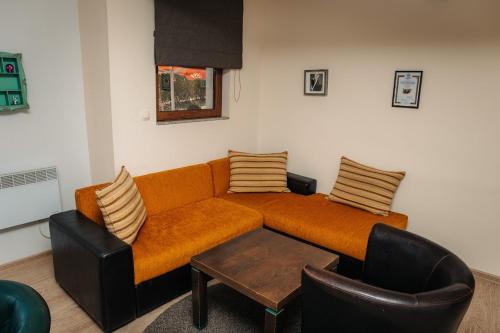 Galeriebild der Unterkunft Къща за гости-Лилиан in Glozhene