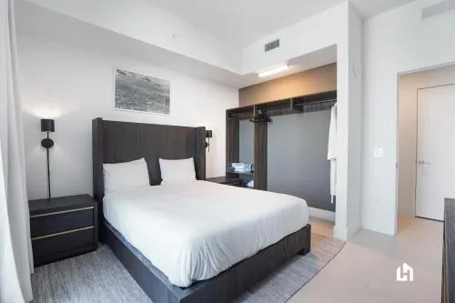 Stylish Apartments with Partial Ocean Views in Downtown! photo 140