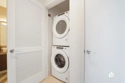 Stylish Apartments with Partial Ocean Views in Downtown! photo 146