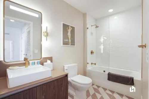 Stylish Apartments with Partial Ocean Views in Downtown! photo 147
