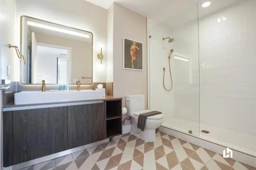 Stylish Apartments with Partial Ocean Views in Downtown! photo 148