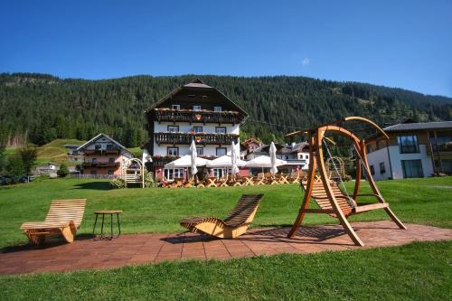 Nespecifikovaný výhled na hory nebo výhled na hory při pohledu z hotelu