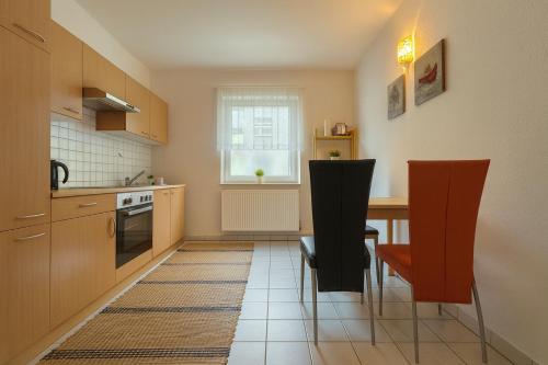 Η κουζίνα ή μικρή κουζίνα στο VAJAGIC Apartment mit GartenLounge! Messe, Klinikum, Krupp Krankenhaus