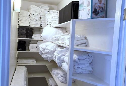 Fotografie z fotogalerie ubytování Hot Tub, Game Room, Kayaks, Boat Parking, Backyard, King, Fire Pit, Pets, WD v destinaci Page