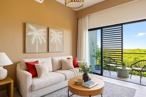 Elegant 3BR Condo Near Airport