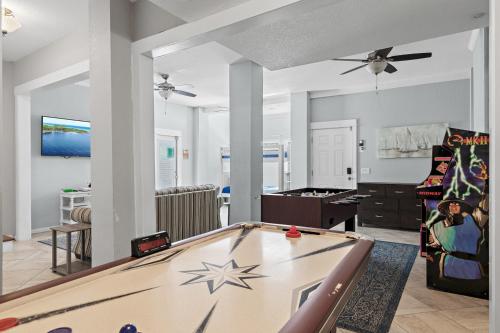 5BR One Block to Beach- Hot Tub- Pool- Golf Cart- Pets photo 7