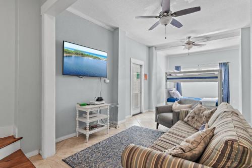 5BR One Block to Beach- Hot Tub- Pool- Golf Cart- Pets photo 29