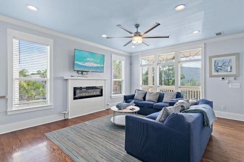5BR One Block to Beach- Hot Tub- Pool- Golf Cart- Pets photo 12