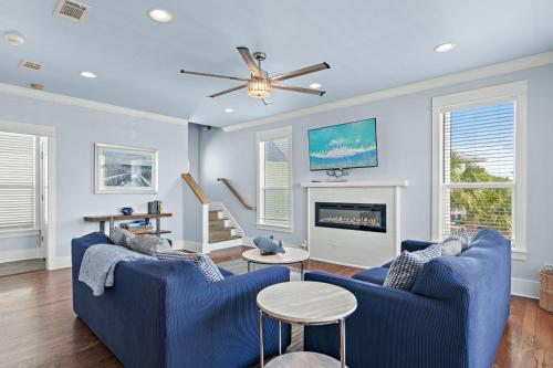 5BR One Block to Beach- Hot Tub- Pool- Golf Cart- Pets photo 11