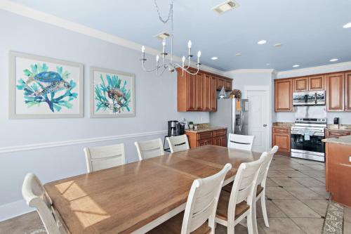 5BR One Block to Beach- Hot Tub- Pool- Golf Cart- Pets photo 15