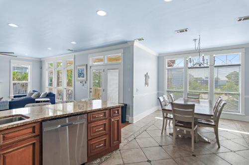 5BR One Block to Beach- Hot Tub- Pool- Golf Cart- Pets photo 14