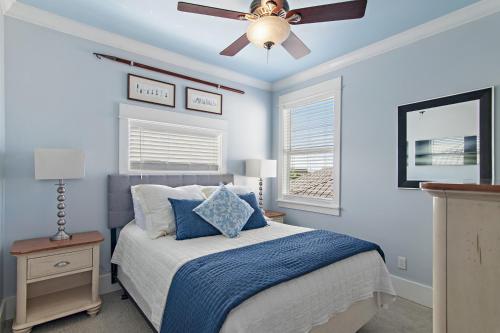5BR One Block to Beach- Hot Tub- Pool- Golf Cart- Pets photo 22