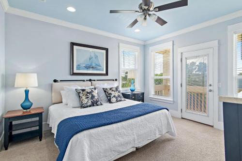 5BR One Block to Beach- Hot Tub- Pool- Golf Cart- Pets photo 17