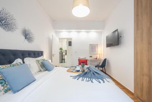 Elegant Dimitra, 2 Bedroom Apartment, by Acropolin & Metro
