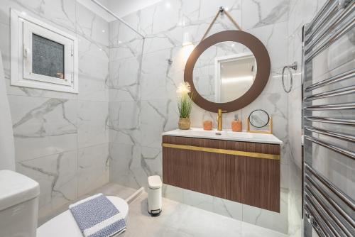Elegant Dimitra, 2 Bedroom Apartment, by Acropolin & Metro