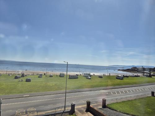 Landskap semula jadi dekat dengan apartmen