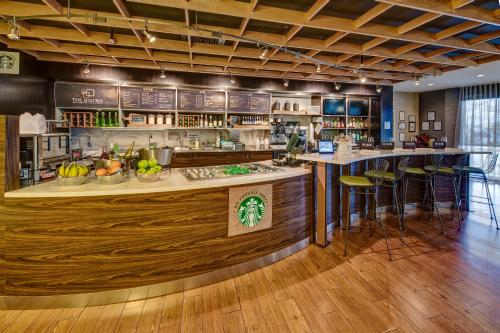 Drinks på Courtyard by Marriott Alexandria