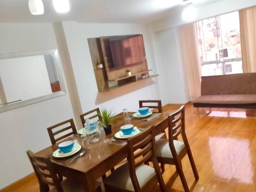 Ein Sitzbereich in der Unterkunft Amplio y Acogedor, cerca al parque de las aguas