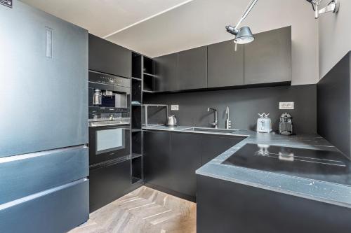DHOME Pantano - Velasca Tower Apartments