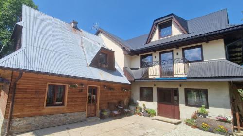 Το κτήριο όπου στεγάζεται  the country house