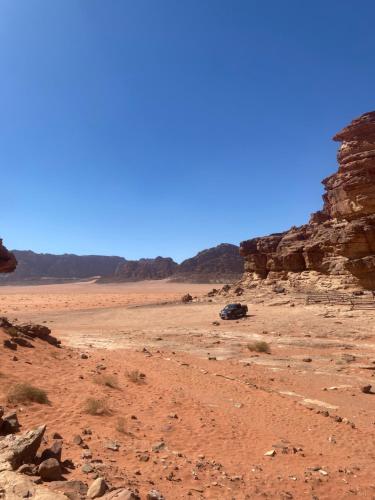 Φυσικό τοπίο κοντά σε οργανωμένο κάμπινγκ