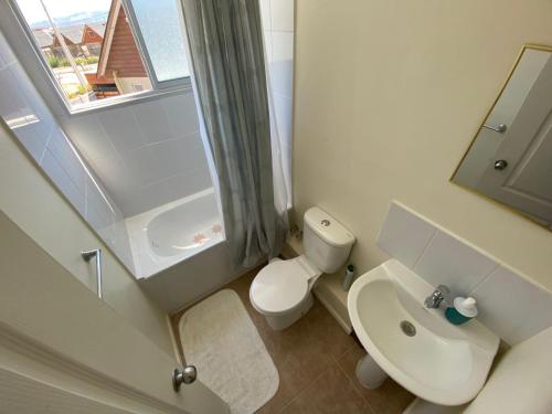 Koupelna v ubytování Habitación 2P cerca de Mall plaza, Cacino Talca, UCM