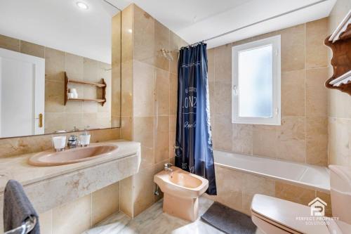 Bright and spacious 2BR with terrace in Costalita