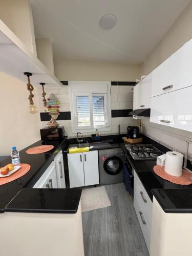 Ảnh trong thư viện ảnh của Appartement charmant avec vue sur la sur mer ở Bordj el Bahri