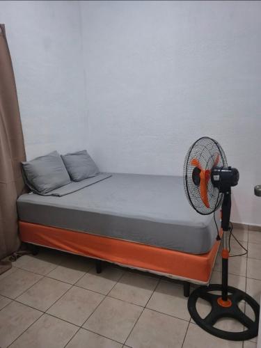 En eller flere senge i et værelse på Yellow house